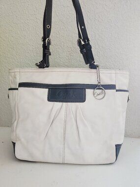 Coach Gallery White & Gray Shoulder Bag Purse